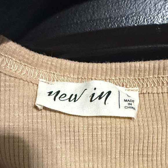 New Look Beige Ribbed Button-Front Crop Top - Picture 3 of 5